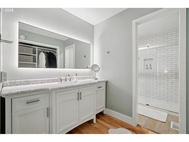 625 Sw MILLER Ct, Gresham, OR 97080