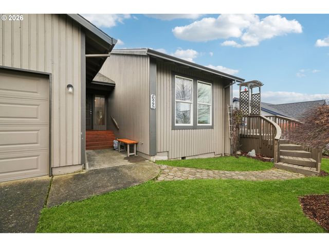 625 Sw MILLER Ct, Gresham, OR 97080