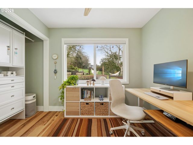 625 Sw MILLER Ct, Gresham, OR 97080