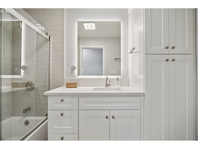 625 Sw MILLER Ct, Gresham, OR 97080