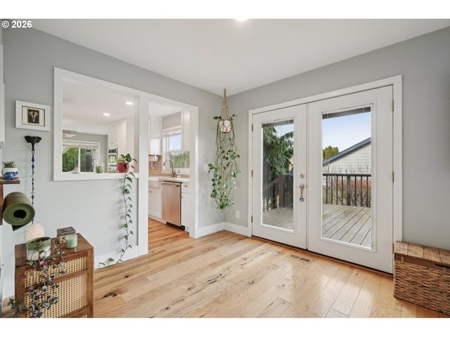 625 Sw MILLER Ct, Gresham, OR 97080