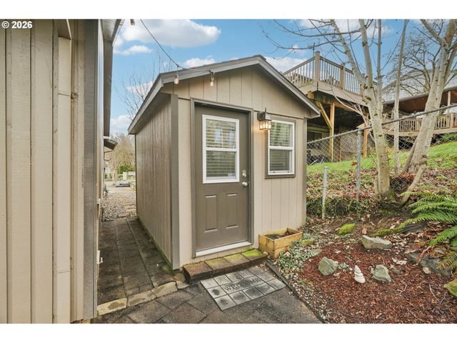 625 Sw MILLER Ct, Gresham, OR 97080