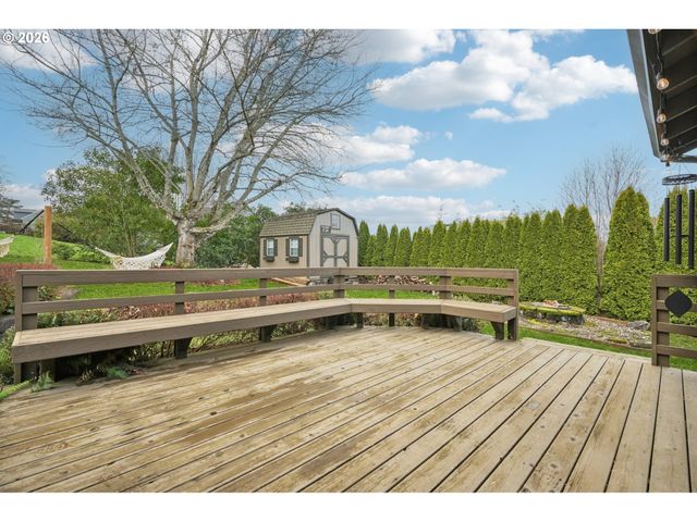 625 Sw MILLER Ct, Gresham, OR 97080