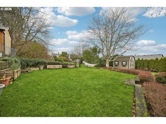 625 Sw MILLER Ct, Gresham, OR 97080