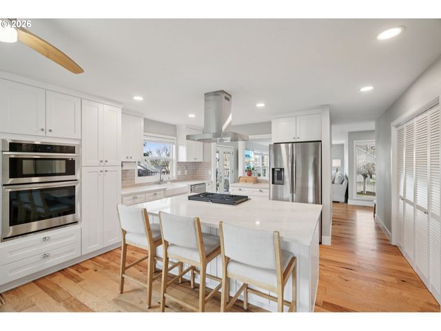 625 Sw MILLER Ct, Gresham, OR 97080