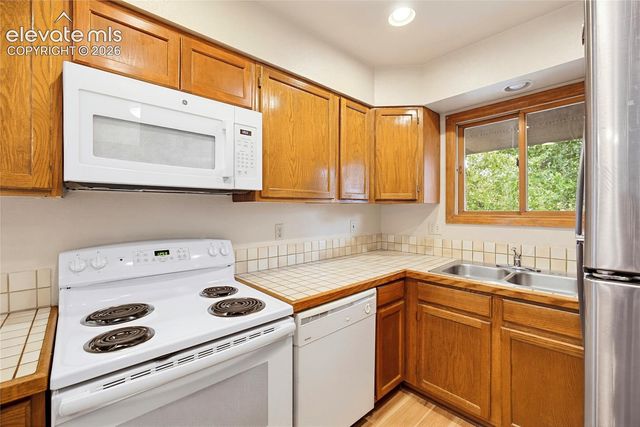 2526 Plumtree Grove, Colorado Springs, CO 80907