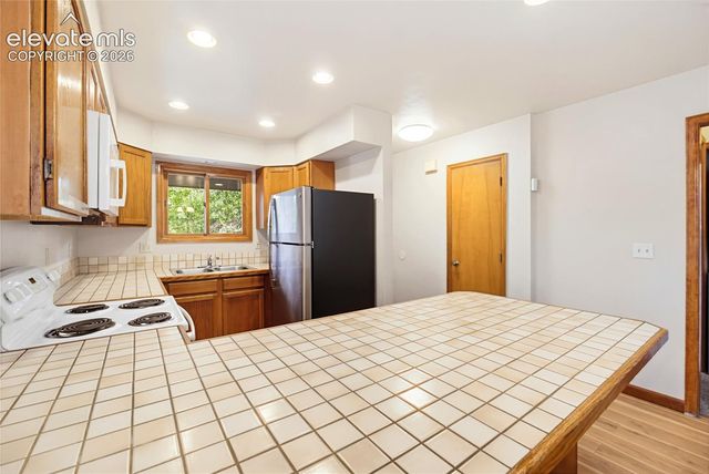 2526 Plumtree Grove, Colorado Springs, CO 80907