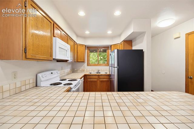 2526 Plumtree Grove, Colorado Springs, CO 80907
