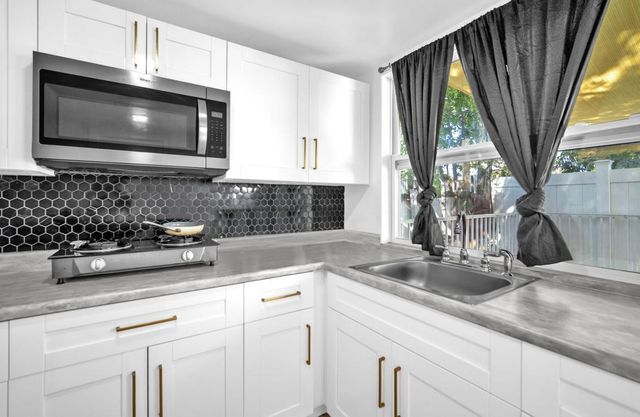 7151 Taft Street, Hollywood, FL 33024