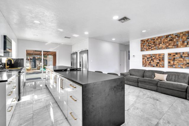 7151 Taft Street, Hollywood, FL 33024