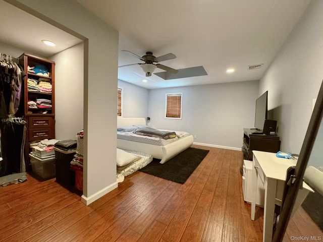 10 Garden Court, Carle Place, NY 11514