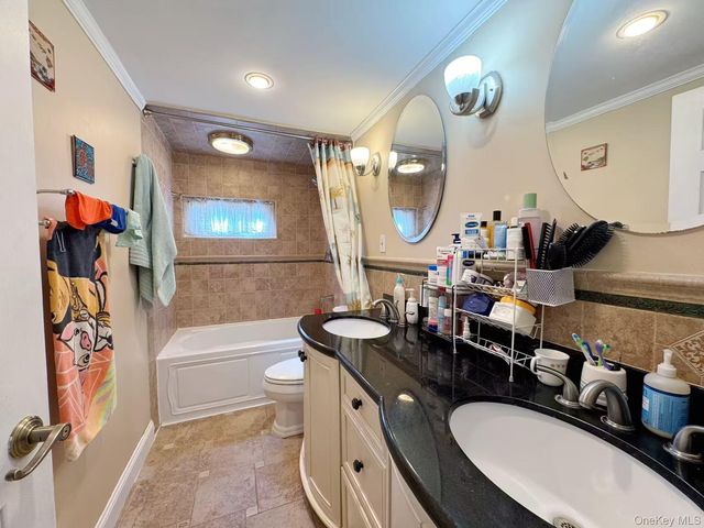 10 Garden Court, Carle Place, NY 11514