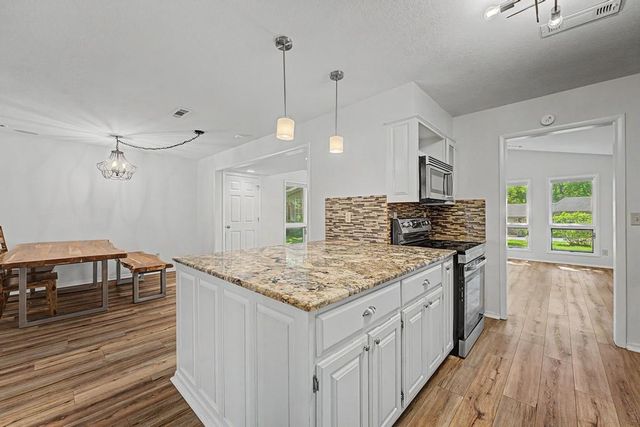 17 Mellor Lane, Bella Vista, AR 72715