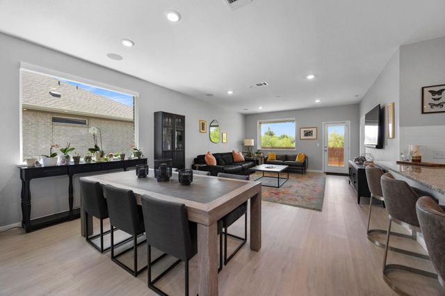 301 Brody LN, Georgetown, TX 78626