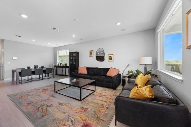 301 Brody LN, Georgetown, TX 78626