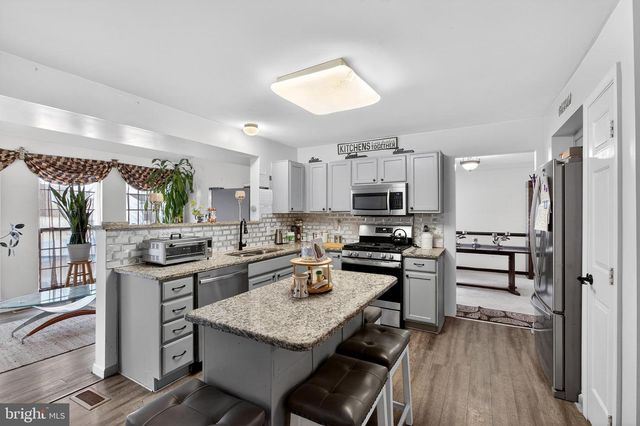 250 E BRAEBURN DR, Smyrna, DE 19977