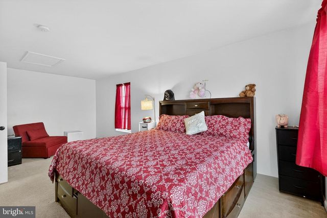 250 E BRAEBURN DR, Smyrna, DE 19977