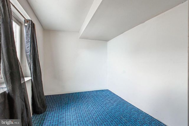 250 E BRAEBURN DR, Smyrna, DE 19977