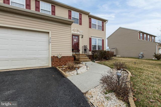 250 E BRAEBURN DR, Smyrna, DE 19977