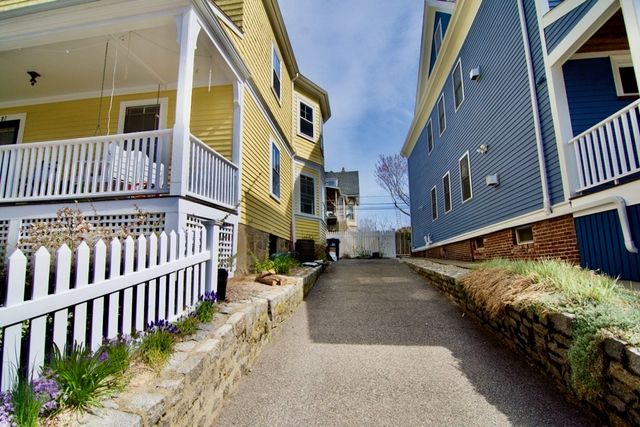 97 Sawyer Ave, Boston, MA 02125