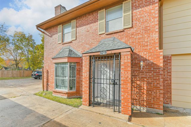 9219 Carousel Lane, Houston, TX 77080