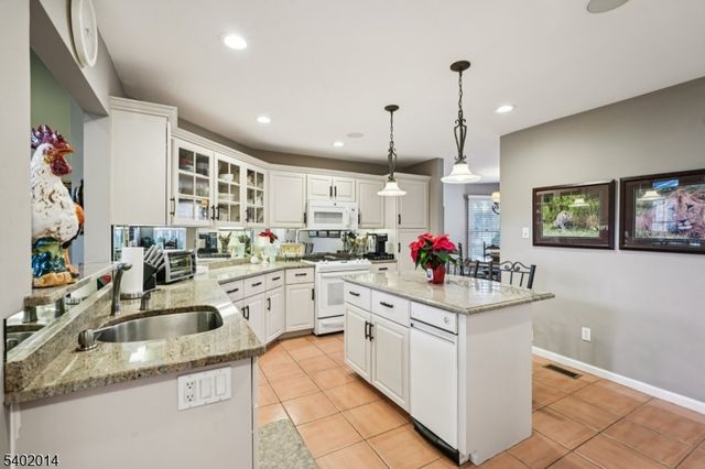 12 Hadley Ln, Wayne Twp., NJ 07470