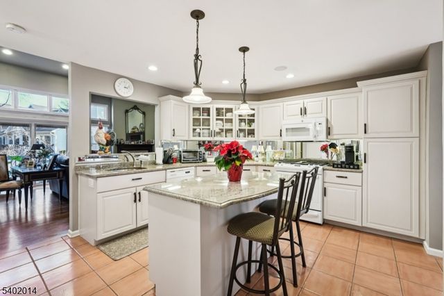 12 Hadley Ln, Wayne Twp., NJ 07470