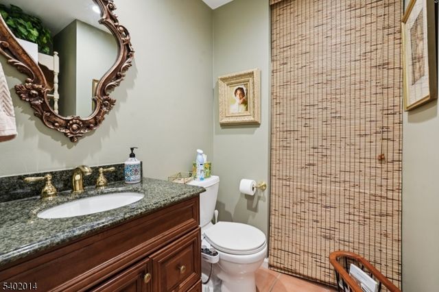 12 Hadley Ln, Wayne Twp., NJ 07470