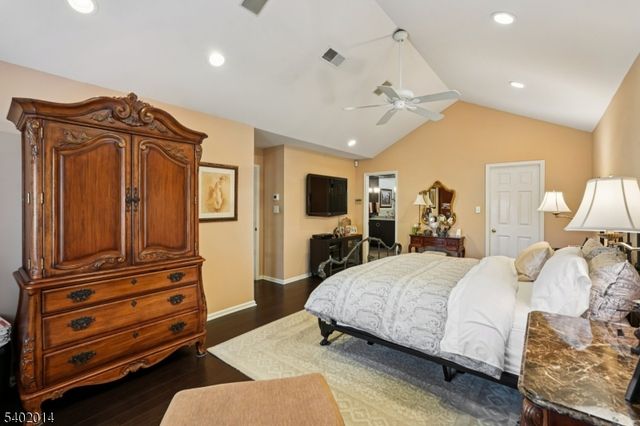 12 Hadley Ln, Wayne Twp., NJ 07470