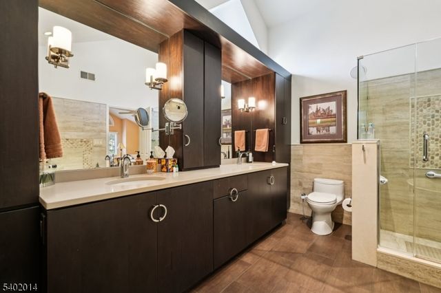 12 Hadley Ln, Wayne Twp., NJ 07470