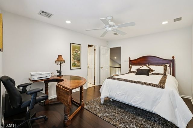 12 Hadley Ln, Wayne Twp., NJ 07470