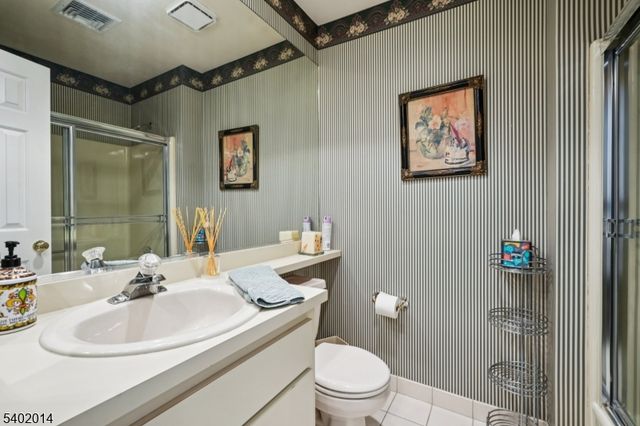 12 Hadley Ln, Wayne Twp., NJ 07470