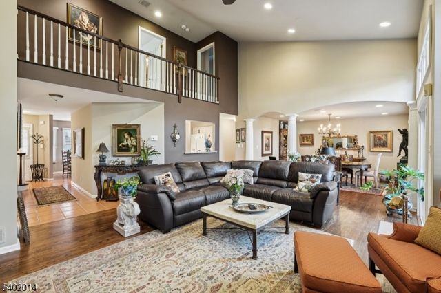 12 Hadley Ln, Wayne Twp., NJ 07470