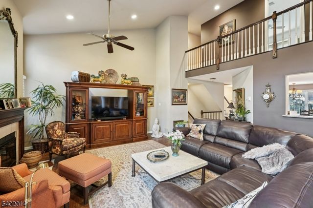 12 Hadley Ln, Wayne Twp., NJ 07470