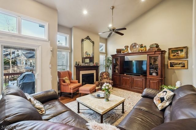 12 Hadley Ln, Wayne Twp., NJ 07470