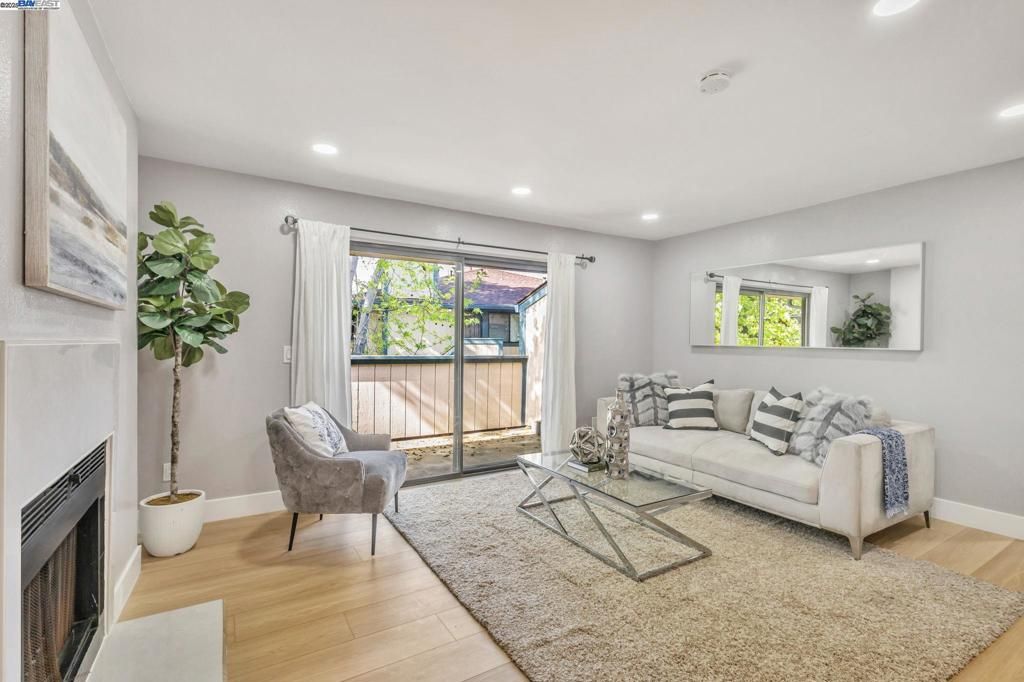 Image 2 of property listing at 2555 Copa Del Oro Dr, Union City, CA 94587