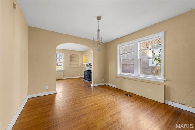 8738 Partridge Avenue, St Louis, MO 63147