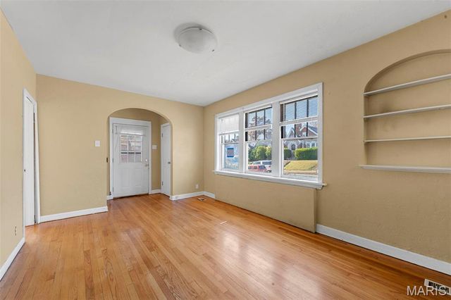 8738 Partridge Avenue, St Louis, MO 63147