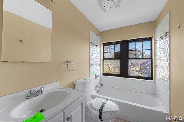 8738 Partridge Avenue, St Louis, MO 63147