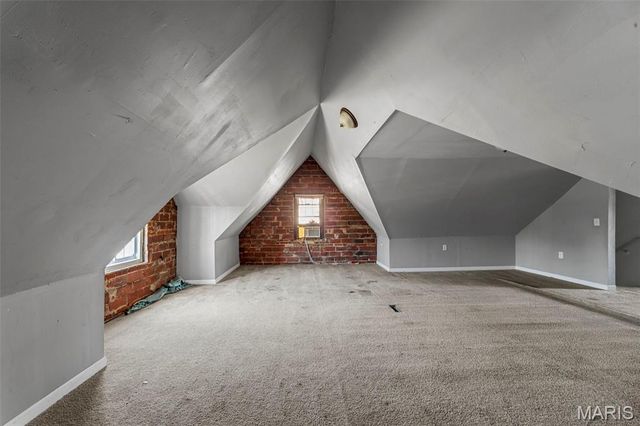 8738 Partridge Avenue, St Louis, MO 63147