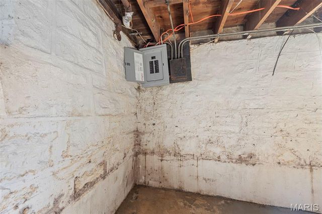 8738 Partridge Avenue, St Louis, MO 63147