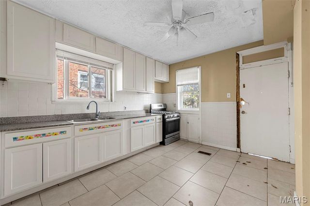 8738 Partridge Avenue, St Louis, MO 63147