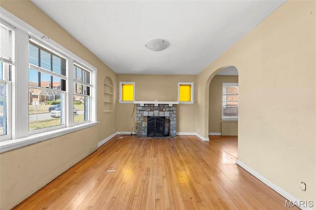 8738 Partridge Avenue, St Louis, MO 63147