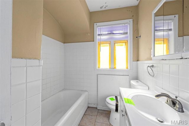 8738 Partridge Avenue, St Louis, MO 63147