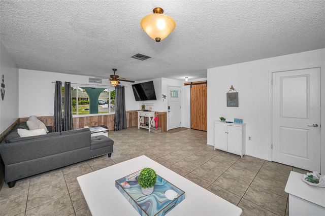 505 WHISPERING OAK DRIVE, Tarpon Springs, FL 34689