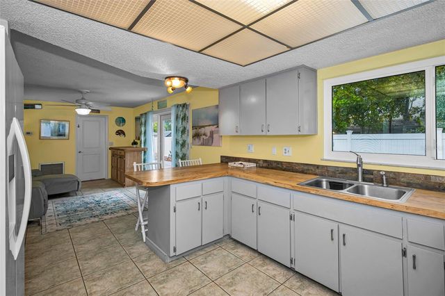 505 WHISPERING OAK DRIVE, Tarpon Springs, FL 34689