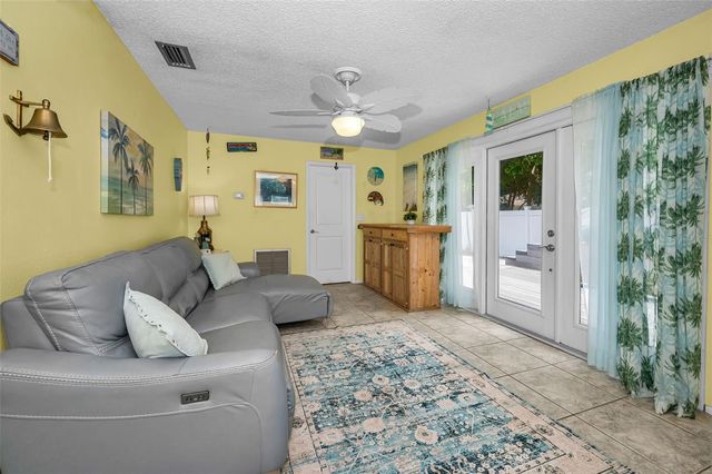 505 WHISPERING OAK DRIVE, Tarpon Springs, FL 34689