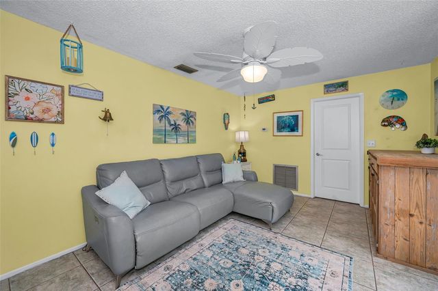 505 WHISPERING OAK DRIVE, Tarpon Springs, FL 34689