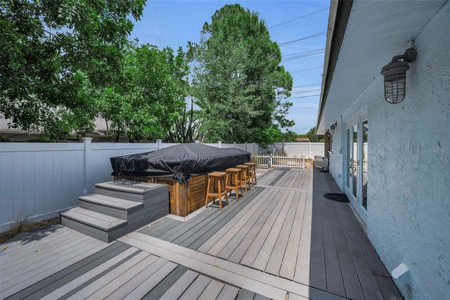505 WHISPERING OAK DRIVE, Tarpon Springs, FL 34689