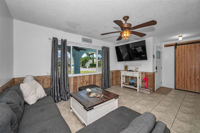 505 WHISPERING OAK DRIVE, Tarpon Springs, FL 34689